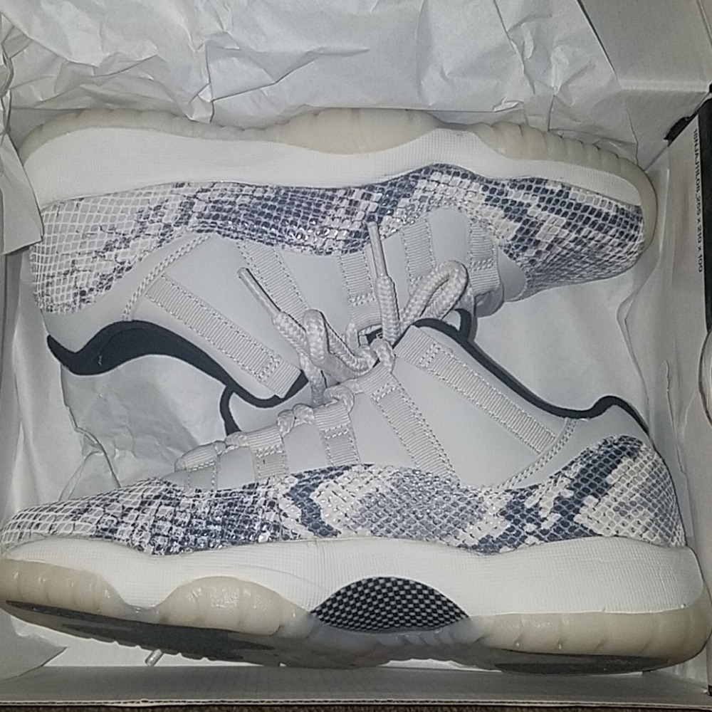 Air Jordan 11 Retro Low LE GS